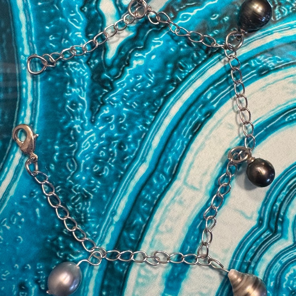 Elegant Silver black/grey Pearl Bracelet from Bora Bora